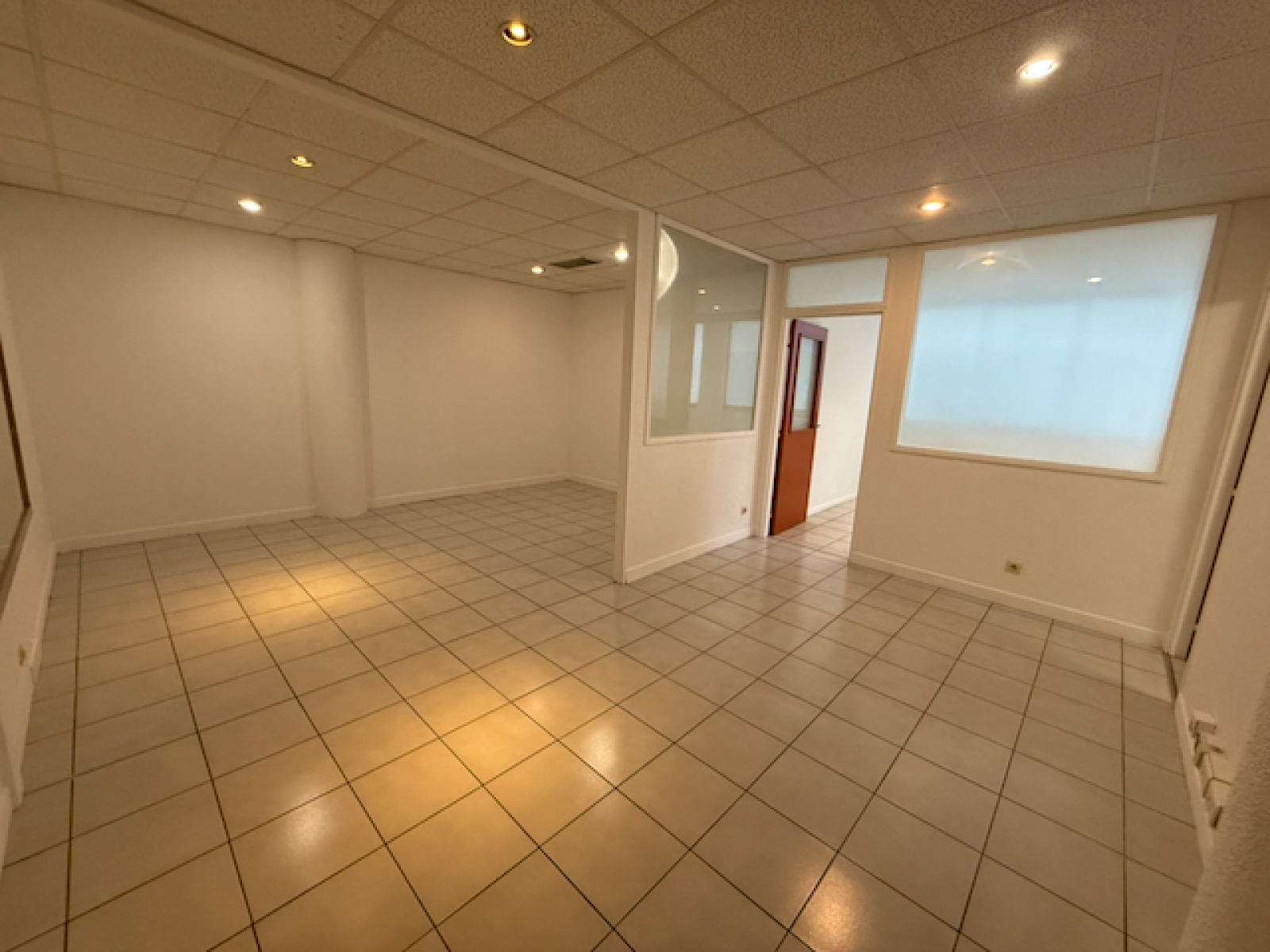 Image_,
			Local commercial, Nîmes, ref :2511