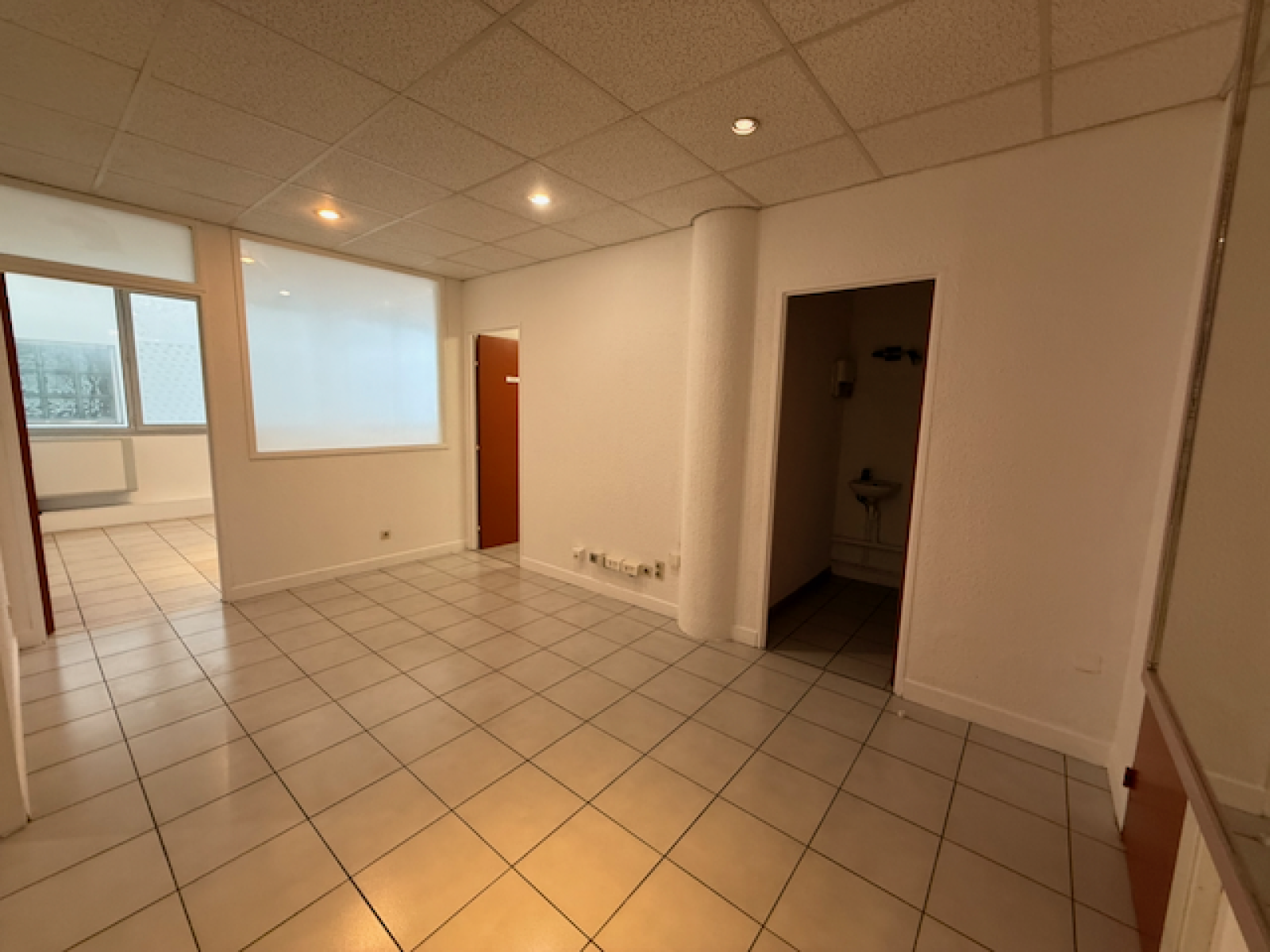 Image_,
			Local commercial, Nîmes, ref :2511