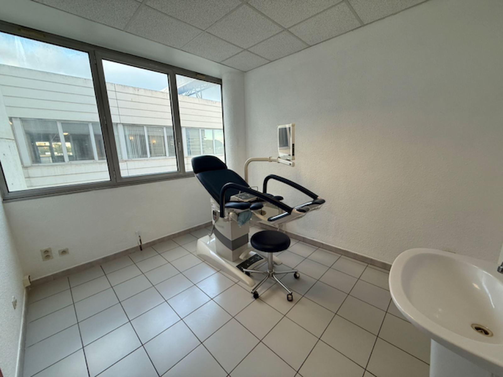 Image_,
			Local commercial, Nîmes, ref :2511